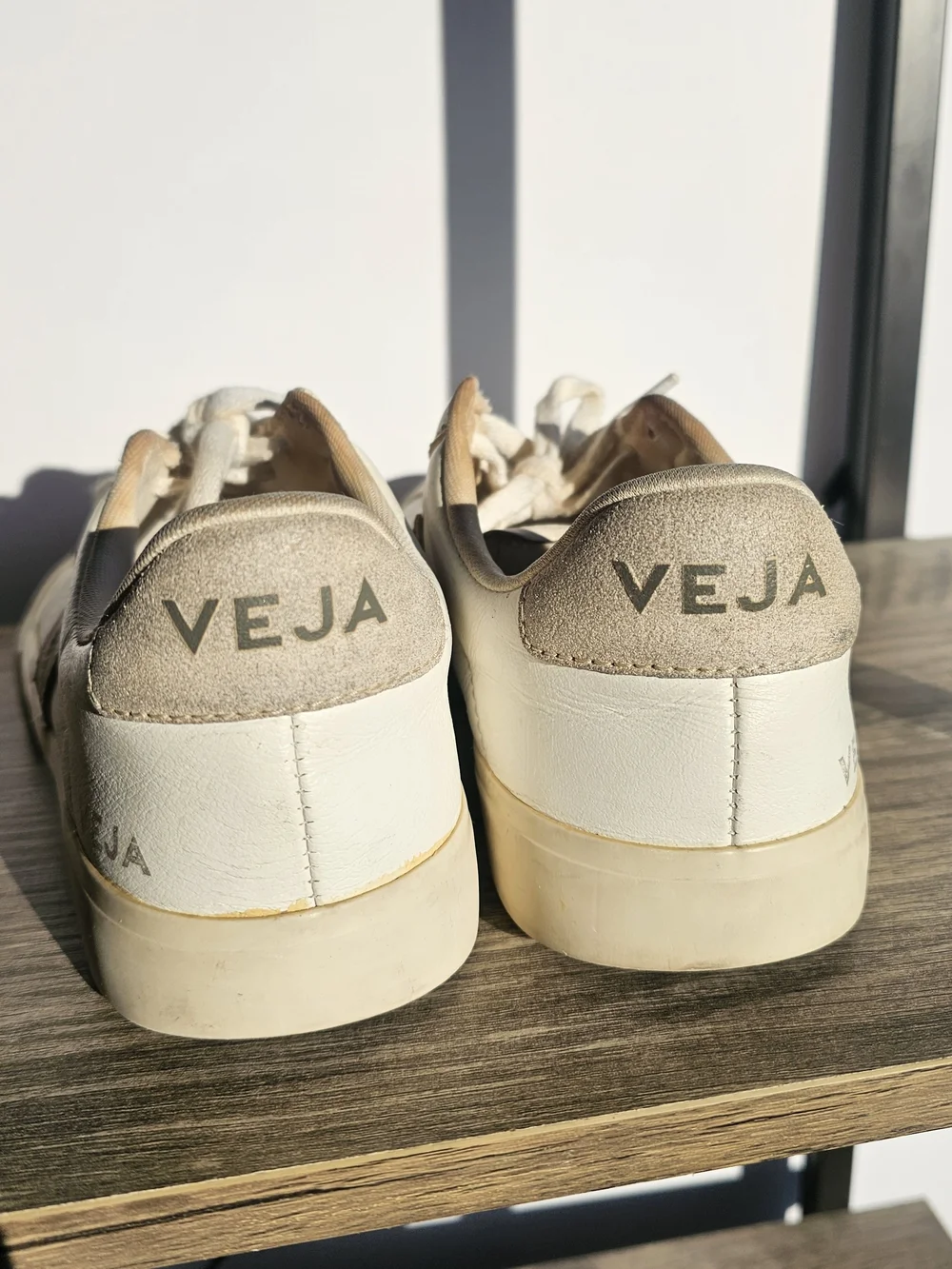 Veja Campo T2 White/Almond Leather Sneakers w/ Beige Suede V Logo Women's Size 9